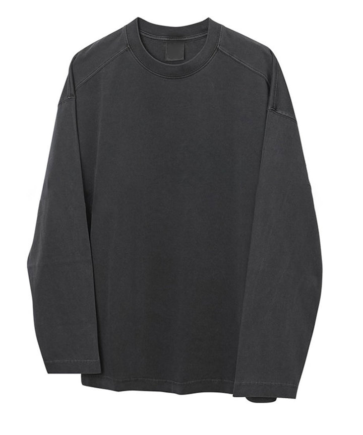 アイアングレーの長袖クルーネックTシャツの全体像を示した、白背景のシンプルな商品単体カット。
